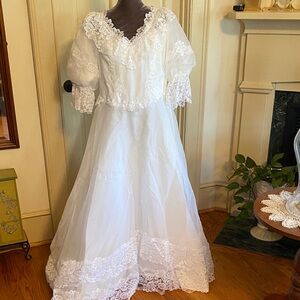 Vintage Exquisite White Lace Wedding Dress Size 1X